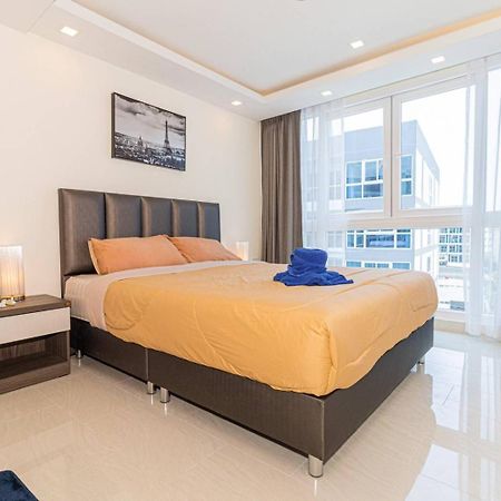 Grand Avenue By Fantasea Beach Pattaya Rom bilde