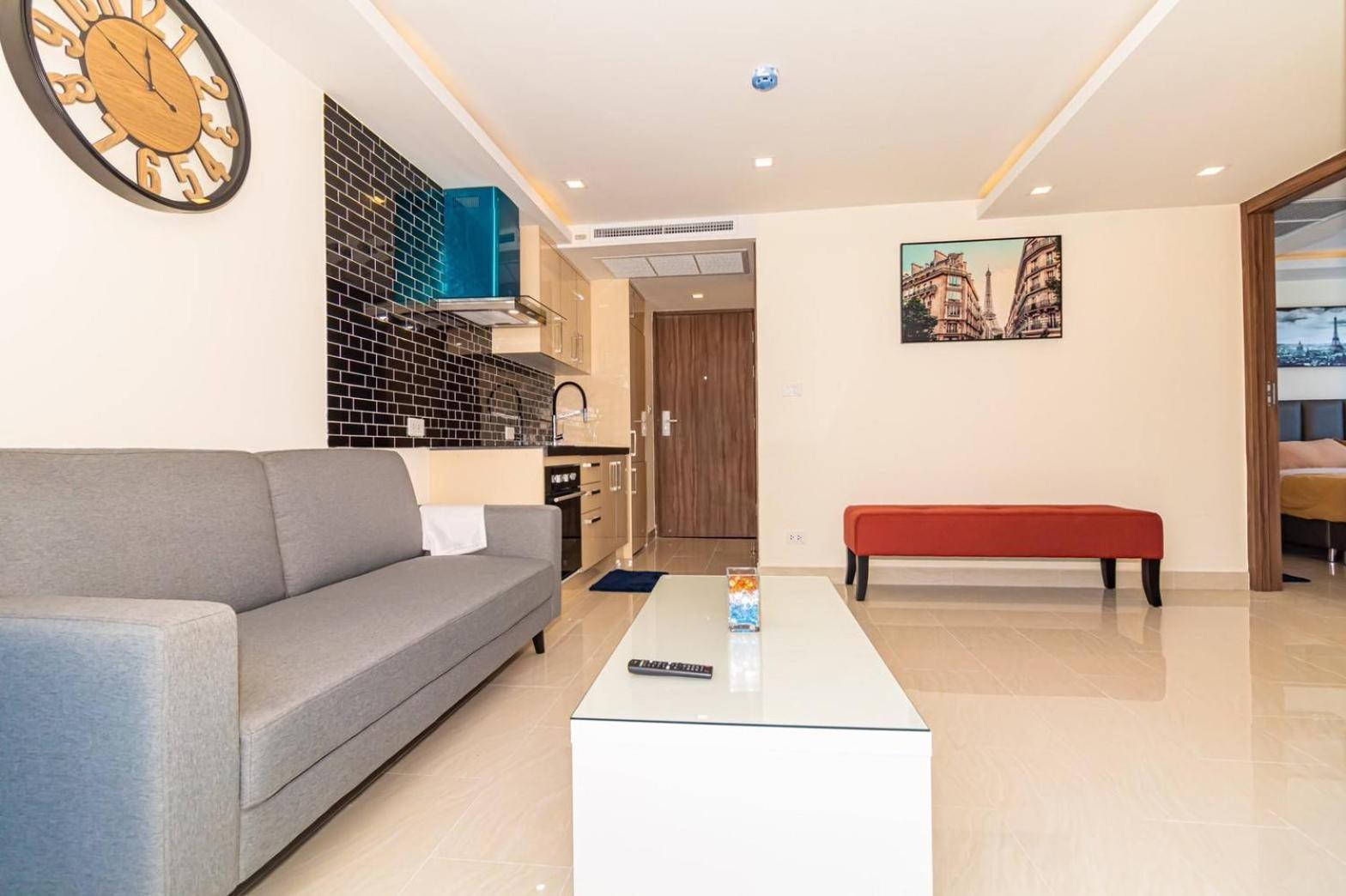 Grand Avenue By Fantasea Beach Pattaya Rom bilde