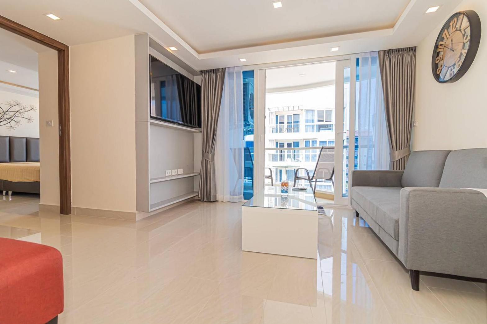 Grand Avenue By Fantasea Beach Pattaya Rom bilde
