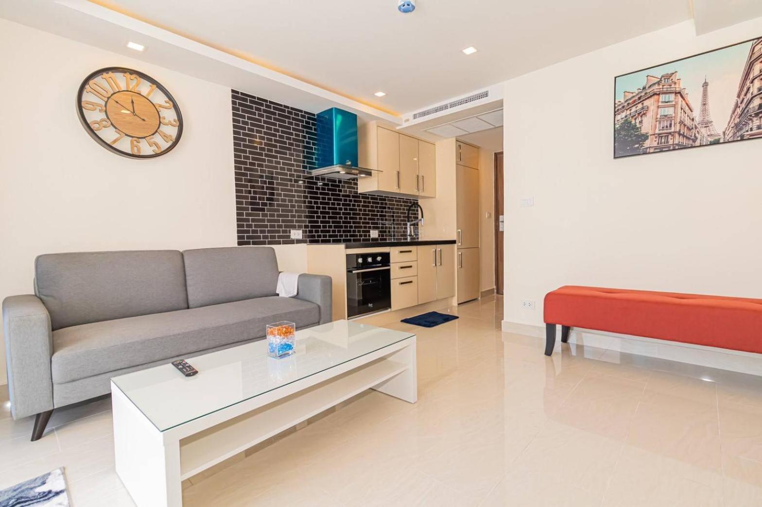 Grand Avenue By Fantasea Beach Pattaya Rom bilde