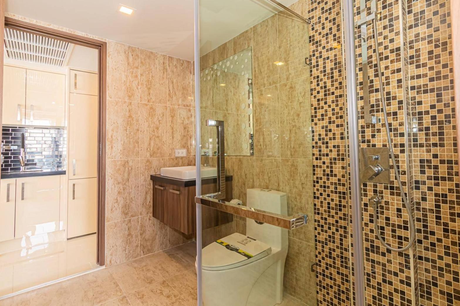 Grand Avenue By Fantasea Beach Pattaya Rom bilde
