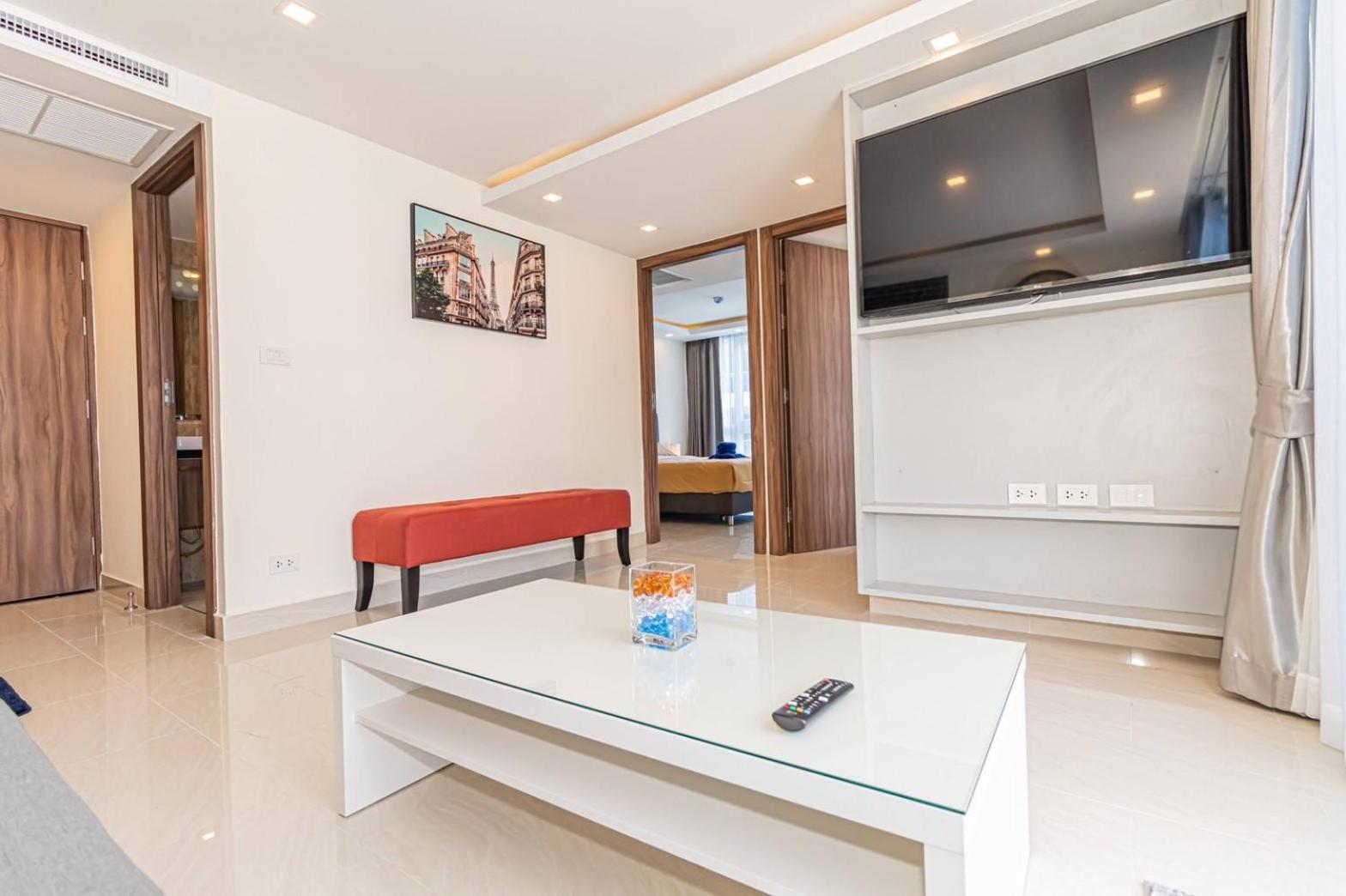 Grand Avenue By Fantasea Beach Pattaya Rom bilde